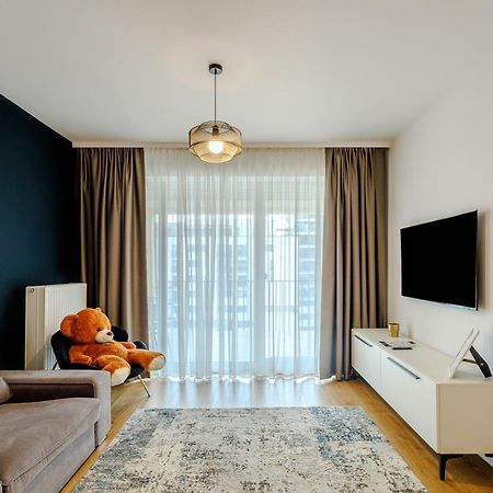 4Friendscoresibrasov M&L Luaran gambar